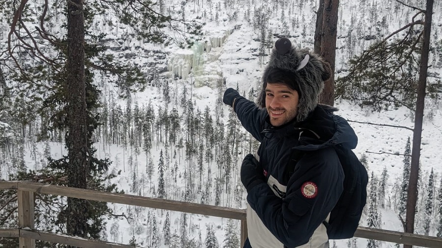 Frozen waterfall pointing